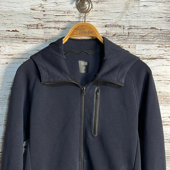 Uniqlo Men's Dark Gray Zip-Up Sweater EUC - Picture 4 of 11